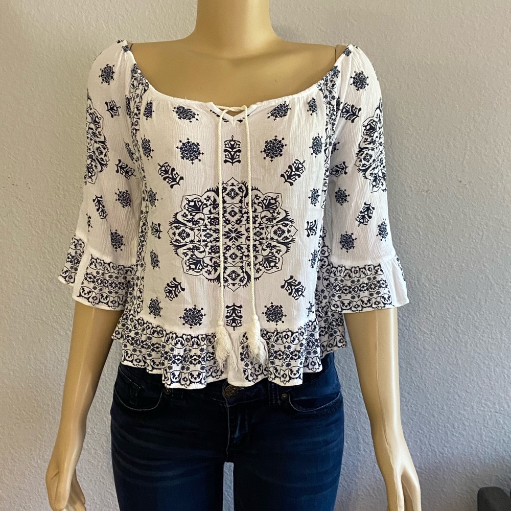 navy blue/white kinda off shoulders SIZE L